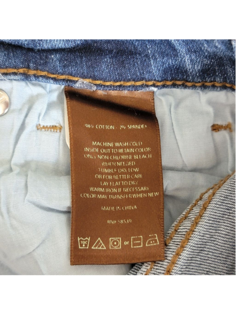 NEW Kut From the Kloth Catherine Boyfriend Jean Shorts Distressed Medium Blue 2 - Picture 11 of 11